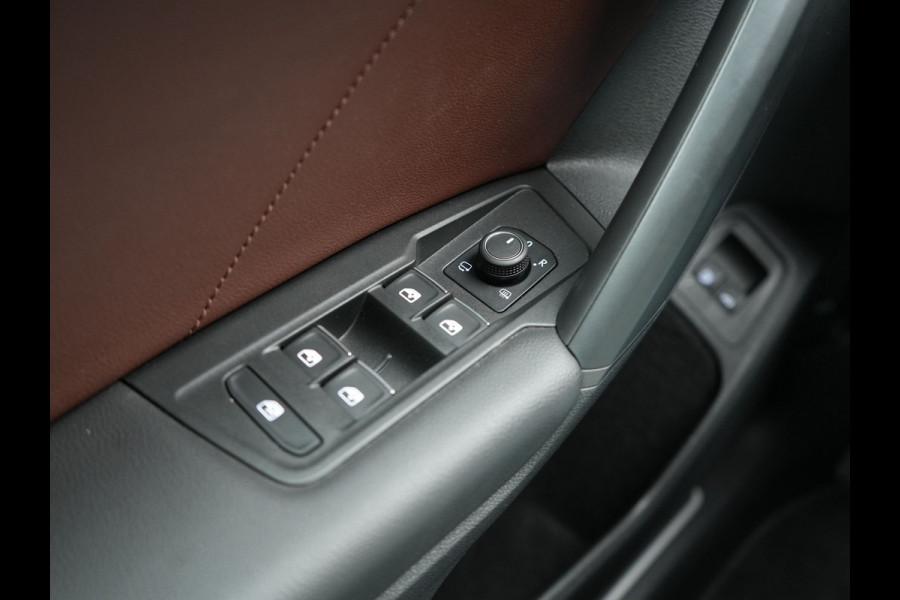 Volkswagen Tiguan 1.4 TSI eHybrid Elegance PHEV 245pk Dealer O.H. | Trekhaak Af Fabriek | Adaptive Cruise | IQ Light | Camera | Lederen Comfortzetels Memory & Verwarmd | Sfeerverlichting | Apple Carplay | Stuur Verwarmd | Navigatie | DAB | Plug In Hybrid |