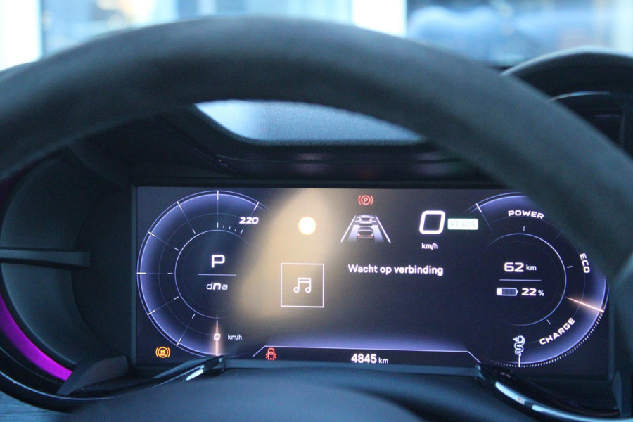 Alfa Romeo junior ELETTRICA SPECIALE 156PK 54 kWh | "SABELT" SPORTSTOELEN ELEKTRISCH VERSTELBAAR MET LEDEREN/ALCANTARA BEKLEDING | PANORAMISCH SCHUIF/KANTEL DAK | BICOLOR DAK (ZWART DAK) | WARMTEPOMP | TECHNOLOGIE PAKKET (O.A. FULL LED ADAPTIVE MATRIX KOPLAMPEN/DODEHOEK DETECTIE/DRAADLOZE TELEFOONLADER/ACHTERUITRIJ CAMERA/PARKEERSENSOREN VOOR, ACHTER,ZIJKANT) | DRAADLOZE APPLE CARPLAY/ANDROID AUTO | CLIMATE CONTROL | ELEKTRISCH BEDIENBARE ACHTERKLEP | STOEL VERWARMING | ELEKTRISCH BEDIENBARE VOORSTOEL | VERKEERSBORDEN HERKENNING | ADAPTIVE CRUISE CONTROL | KEYLESS ENTRY/START |