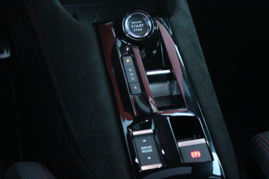 Alfa Romeo junior ELETTRICA SPECIALE 156PK 54 kWh | "SABELT" SPORTSTOELEN ELEKTRISCH VERSTELBAAR MET LEDEREN/ALCANTARA BEKLEDING | PANORAMISCH SCHUIF/KANTEL DAK | BICOLOR DAK (ZWART DAK) | WARMTEPOMP | TECHNOLOGIE PAKKET (O.A. FULL LED ADAPTIVE MATRIX KOPLAMPEN/DODEHOEK DETECTIE/DRAADLOZE TELEFOONLADER/ACHTERUITRIJ CAMERA/PARKEERSENSOREN VOOR, ACHTER,ZIJKANT) | DRAADLOZE APPLE CARPLAY/ANDROID AUTO | CLIMATE CONTROL | ELEKTRISCH BEDIENBARE ACHTERKLEP | STOEL VERWARMING | ELEKTRISCH BEDIENBARE VOORSTOEL | VERKEERSBORDEN HERKENNING | ADAPTIVE CRUISE CONTROL | KEYLESS ENTRY/START |