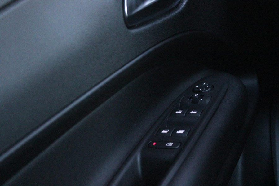 Alfa Romeo junior ELETTRICA SPECIALE 156PK 54 kWh | "SABELT" SPORTSTOELEN ELEKTRISCH VERSTELBAAR MET LEDEREN/ALCANTARA BEKLEDING | PANORAMISCH SCHUIF/KANTEL DAK | BICOLOR DAK (ZWART DAK) | WARMTEPOMP | TECHNOLOGIE PAKKET (O.A. FULL LED ADAPTIVE MATRIX KOPLAMPEN/DODEHOEK DETECTIE/DRAADLOZE TELEFOONLADER/ACHTERUITRIJ CAMERA/PARKEERSENSOREN VOOR, ACHTER,ZIJKANT) | DRAADLOZE APPLE CARPLAY/ANDROID AUTO | CLIMATE CONTROL | ELEKTRISCH BEDIENBARE ACHTERKLEP | STOEL VERWARMING | ELEKTRISCH BEDIENBARE VOORSTOEL | VERKEERSBORDEN HERKENNING | ADAPTIVE CRUISE CONTROL | KEYLESS ENTRY/START |