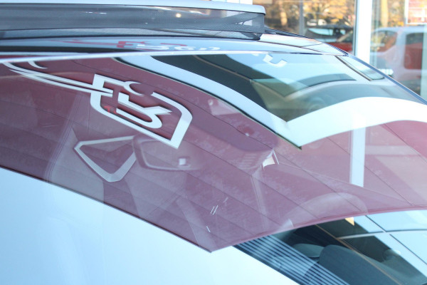 Alfa Romeo junior ELETTRICA SPECIALE 156PK 54 kWh | "SABELT" SPORTSTOELEN ELEKTRISCH VERSTELBAAR MET LEDEREN/ALCANTARA BEKLEDING | PANORAMISCH SCHUIF/KANTEL DAK | BICOLOR DAK (ZWART DAK) | WARMTEPOMP | TECHNOLOGIE PAKKET (O.A. FULL LED ADAPTIVE MATRIX KOPLAMPEN/DODEHOEK DETECTIE/DRAADLOZE TELEFOONLADER/ACHTERUITRIJ CAMERA/PARKEERSENSOREN VOOR, ACHTER,ZIJKANT) | DRAADLOZE APPLE CARPLAY/ANDROID AUTO | CLIMATE CONTROL | ELEKTRISCH BEDIENBARE ACHTERKLEP | STOEL VERWARMING | ELEKTRISCH BEDIENBARE VOORSTOEL | VERKEERSBORDEN HERKENNING | ADAPTIVE CRUISE CONTROL | KEYLESS ENTRY/START |