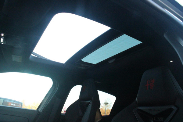 Alfa Romeo junior ELETTRICA SPECIALE 156PK 54 kWh | "SABELT" SPORTSTOELEN ELEKTRISCH VERSTELBAAR MET LEDEREN/ALCANTARA BEKLEDING | PANORAMISCH SCHUIF/KANTEL DAK | BICOLOR DAK (ZWART DAK) | WARMTEPOMP | TECHNOLOGIE PAKKET (O.A. FULL LED ADAPTIVE MATRIX KOPLAMPEN/DODEHOEK DETECTIE/DRAADLOZE TELEFOONLADER/ACHTERUITRIJ CAMERA/PARKEERSENSOREN VOOR, ACHTER,ZIJKANT) | DRAADLOZE APPLE CARPLAY/ANDROID AUTO | CLIMATE CONTROL | ELEKTRISCH BEDIENBARE ACHTERKLEP | STOEL VERWARMING | ELEKTRISCH BEDIENBARE VOORSTOEL | VERKEERSBORDEN HERKENNING | ADAPTIVE CRUISE CONTROL | KEYLESS ENTRY/START |