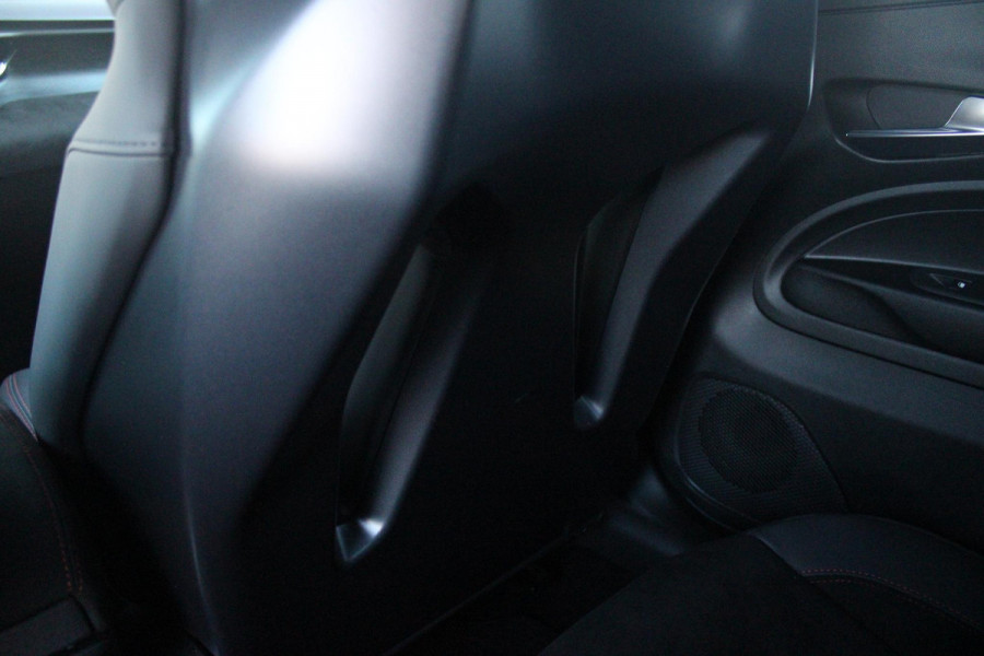 Alfa Romeo junior ELETTRICA SPECIALE 156PK 54 kWh | "SABELT" SPORTSTOELEN ELEKTRISCH VERSTELBAAR MET LEDEREN/ALCANTARA BEKLEDING | PANORAMISCH SCHUIF/KANTEL DAK | BICOLOR DAK (ZWART DAK) | WARMTEPOMP | TECHNOLOGIE PAKKET (O.A. FULL LED ADAPTIVE MATRIX KOPLAMPEN/DODEHOEK DETECTIE/DRAADLOZE TELEFOONLADER/ACHTERUITRIJ CAMERA/PARKEERSENSOREN VOOR, ACHTER,ZIJKANT) | DRAADLOZE APPLE CARPLAY/ANDROID AUTO | CLIMATE CONTROL | ELEKTRISCH BEDIENBARE ACHTERKLEP | STOEL VERWARMING | ELEKTRISCH BEDIENBARE VOORSTOEL | VERKEERSBORDEN HERKENNING | ADAPTIVE CRUISE CONTROL | KEYLESS ENTRY/START |