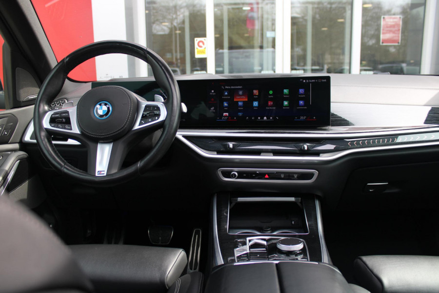 BMW X5 xDrive50e 490PK M-SPORT LAUNCH EDITION | PANORAMA SCHUIF/KANTEL DAK "SKY LOUNGE" | COMFORT STOELEN ELEKTRISCH VERSTELBAAR MET GEHEUGENFUNCTIE EN VERWARMBAAR VOOR EN ACHTER | LEDEREN BEKLEDING BMW INDIVIDUAL ZWART | EDELHOUT INTERIEURLIJSTEN | RIJASSISTENT-SYSTEEM DRIVING ASSISTANT PROFFESIONAL MET O.A. DODEHOEK DETECTIE EN ADAPTIVE CRUISE CONTROL | TRAVEL PAKKET | INNOVATIE-PAKKET: PARKEERASSISTENT-PAKKET PROFESSIONAL/ADAPTIEVE LED KOPLAMPEN/HARMAN/KARDON AUDIO SYSTEM/BMW LIVE PROFESSIONAL/RIJASSISTEN-SYSTEEM BMW GESTURE CONTROL/RIJSTROOK ASSISTENT/RIJSTROOKWISSEL ASSI