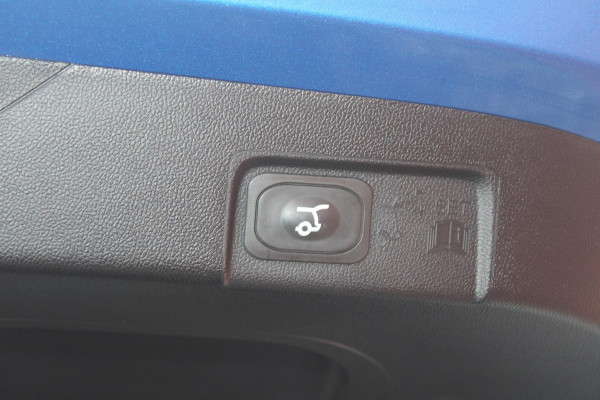 Ford Puma 1.0 EcoBoost Hybrid Titanium | Adaptive cruise control | Trekhaak | Winterpack | 360 Camera | BLIS