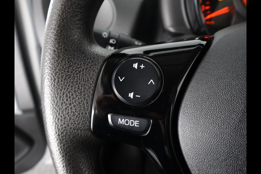 Toyota Aygo 1.0 VVT-i X SILVERLINE FUN AIRCO COMFORT PACK AIRCO.5 DRS .GARANTIE TOT 2031 !