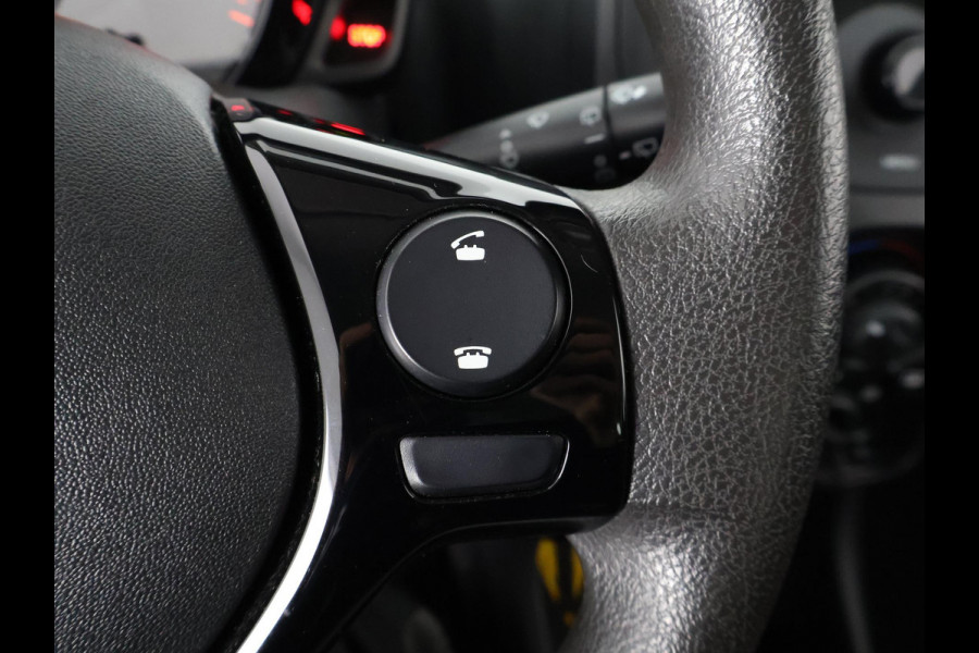 Toyota Aygo 1.0 VVT-i X SILVERLINE FUN AIRCO COMFORT PACK AIRCO.5 DRS .GARANTIE TOT 2031 !