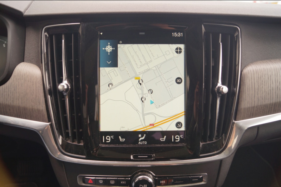 Volvo V90 Cross Country 2.0 B5 250pk AWD Pro -PANO-LEER-CAM-ECC-NAVI-