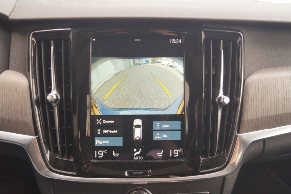 Volvo V90 Cross Country 2.0 B5 250pk AWD Pro -PANO-LEER-CAM-ECC-NAVI-