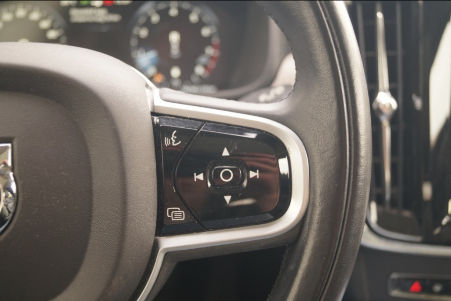 Volvo V90 Cross Country 2.0 B5 250pk AWD Pro -PANO-LEER-CAM-ECC-NAVI-