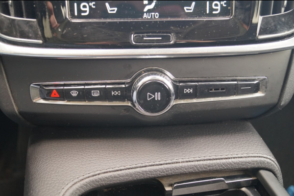 Volvo V90 Cross Country 2.0 B5 250pk AWD Pro -PANO-LEER-CAM-ECC-NAVI-