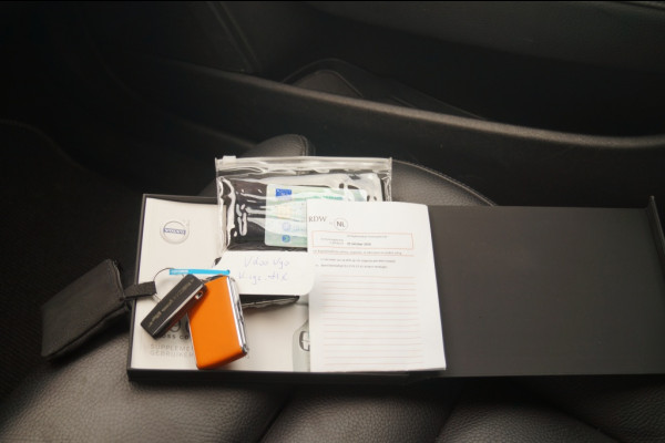 Volvo V90 Cross Country 2.0 B5 250pk AWD Pro -PANO-LEER-CAM-ECC-NAVI-