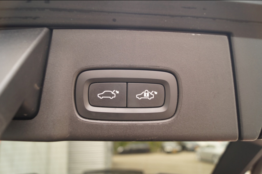 Volvo V90 Cross Country 2.0 B5 250pk AWD Pro -PANO-LEER-CAM-ECC-NAVI-