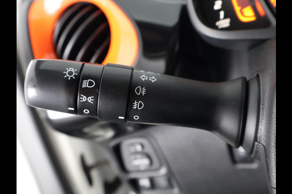 Toyota Aygo 1.0 VVT-i X-OTIC CABRIOLET 30.000 KM !! GARANTIE TOT 3-2029! LEDER.CARPLAY NAVI.AIRCO.LMV CAMERA !