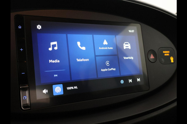 Toyota Aygo X 1.0 BLACK & WHITE SPECIAL EDITION GARANTIE 6-2033 CARPLAY NAVIGATIE.ADAPTIEVE CRUISE. SPECIAL EDITION PACK