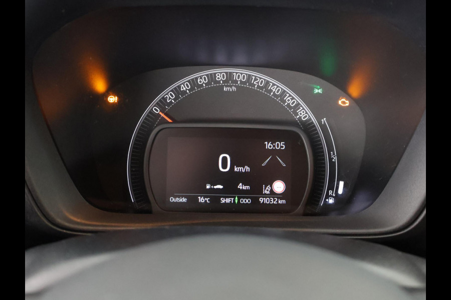 Toyota Aygo X 1.0 BLACK & WHITE SPECIAL EDITION GARANTIE 6-2033 CARPLAY NAVIGATIE.ADAPTIEVE CRUISE. SPECIAL EDITION PACK