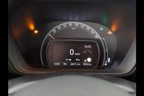 Toyota Aygo X 1.0 BLACK & WHITE SPECIAL EDITION GARANTIE 6-2033 CARPLAY NAVIGATIE.ADAPTIEVE CRUISE. SPECIAL EDITION PACK