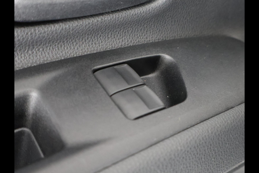 Toyota Aygo X 1.0 BLACK & WHITE SPECIAL EDITION GARANTIE 6-2033 CARPLAY NAVIGATIE.ADAPTIEVE CRUISE. SPECIAL EDITION PACK