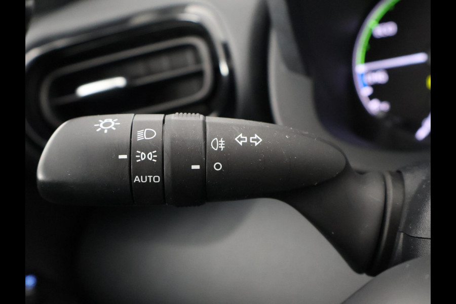 Toyota Yaris 1.5 Hybrid Bi-Tone GARANTIE TOT 12-2032! . NAVIGATIE . ACHTERUITRIJ CAMERA .  ADAPTIEVE CRUISE CONTROL .