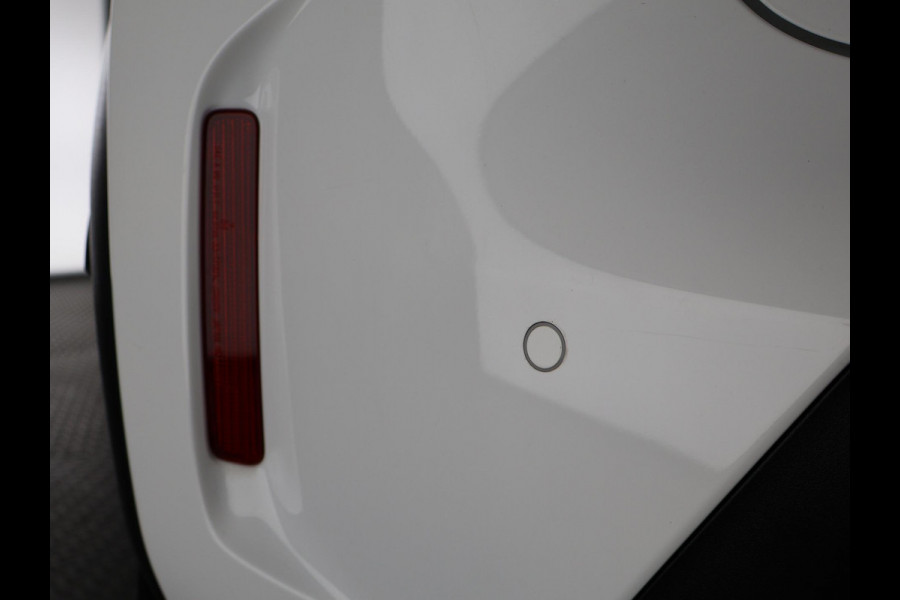 Toyota Yaris Cross 1.5 HYBRIDE DYNAMIC LUXERY BITONE GARANTIE 4-2032 * BLIND SPOT . NAVI.CAMERA. PDC V+A.