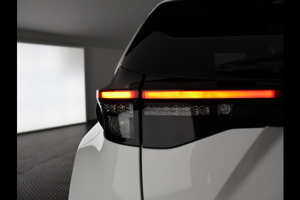 Toyota Yaris Cross 1.5 HYBRIDE DYNAMIC LUXERY BITONE GARANTIE 4-2032 * BLIND SPOT . NAVI.CAMERA. PDC V+A.