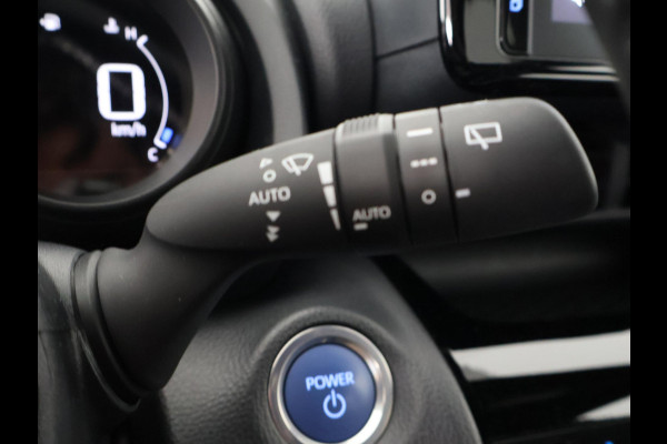 Toyota Yaris Cross 1.5 HYBRIDE DYNAMIC LUXERY BITONE GARANTIE 4-2032 * BLIND SPOT . NAVI.CAMERA. PDC V+A.