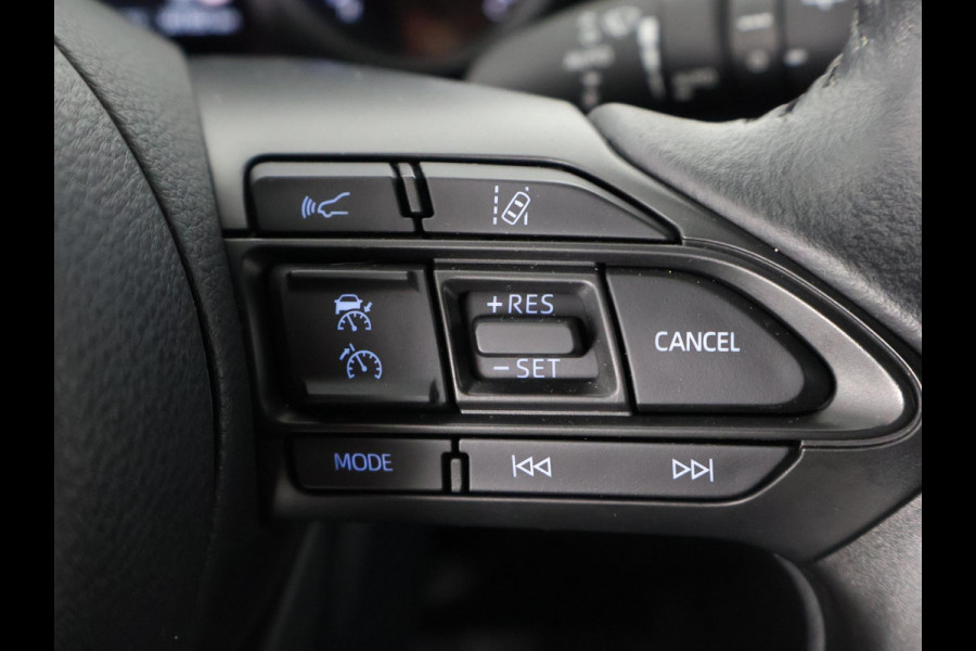 Toyota Yaris Cross 1.5 HYBRIDE DYNAMIC LUXERY BITONE GARANTIE 4-2032 * BLIND SPOT . NAVI.CAMERA. PDC V+A.