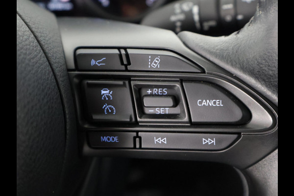 Toyota Yaris Cross 1.5 HYBRIDE DYNAMIC LUXERY BITONE GARANTIE 4-2032 * BLIND SPOT . NAVI.CAMERA. PDC V+A.