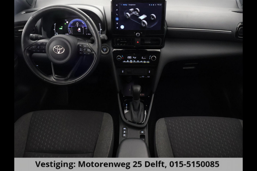 Toyota Yaris Cross 1.5 HYBRID DYNAMIC LUXERY BIJNA 2025 GARANT 12-'34 PDC V+A. BLIND SPOT. STUUR/STOELVERWARMING APPLE CARPLAY/ANDROID.