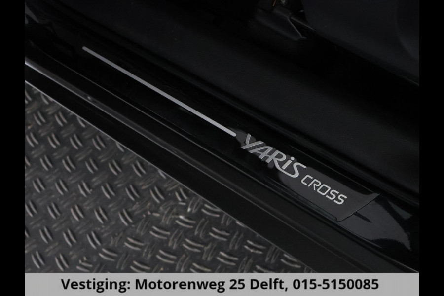 Toyota Yaris Cross 1.5 HYBRID DYNAMIC LUXERY BIJNA 2025 GARANT 12-'34 PDC V+A. BLIND SPOT. STUUR/STOELVERWARMING APPLE CARPLAY/ANDROID.