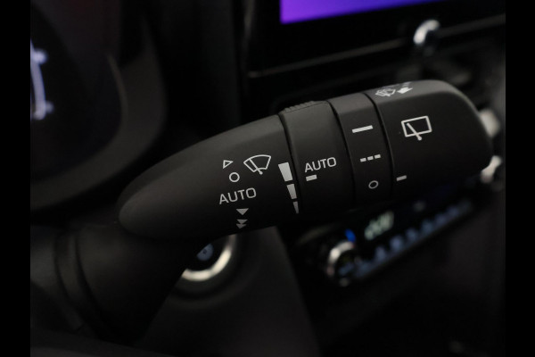 Toyota Yaris Cross 1.5 HYBRID DYNAMIC GARANTIE TOT 2035! . STUUR & STOELVERWARMING . ACHTERUITRIJ CAMERA