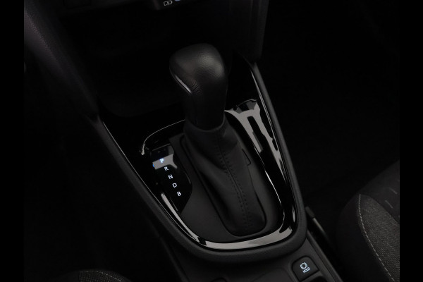 Toyota Yaris Cross 1.5 HYBRID DYNAMIC GARANTIE TOT 2035! . STUUR & STOELVERWARMING . ACHTERUITRIJ CAMERA