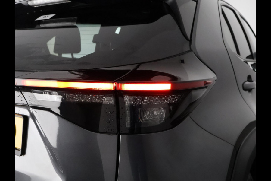 Toyota Yaris Cross 1.5 HYBRID DYNAMIC GARANTIE TOT 2035! . STUUR & STOELVERWARMING . ACHTERUITRIJ CAMERA