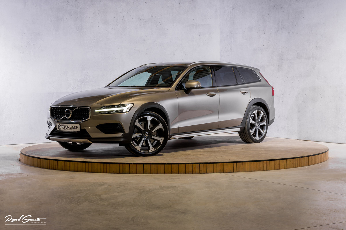 Volvo V60 Cross Country 2.0 T5 AWD Pro | Adaptieve cruise | Harman Kardon | Memory | Blis |