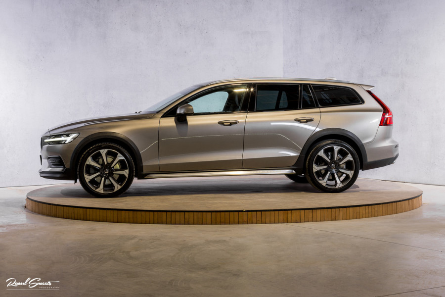 Volvo V60 Cross Country 2.0 T5 AWD Pro | Adaptieve cruise | Harman Kardon | Memory | Blis |