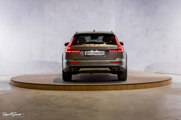 Volvo V60 Cross Country 2.0 T5 AWD Pro | Adaptieve cruise | Harman Kardon | Memory | Blis |