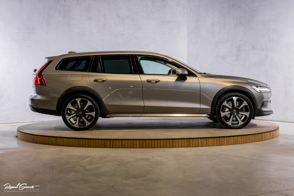 Volvo V60 Cross Country 2.0 T5 AWD Pro | Adaptieve cruise | Harman Kardon | Memory | Blis |