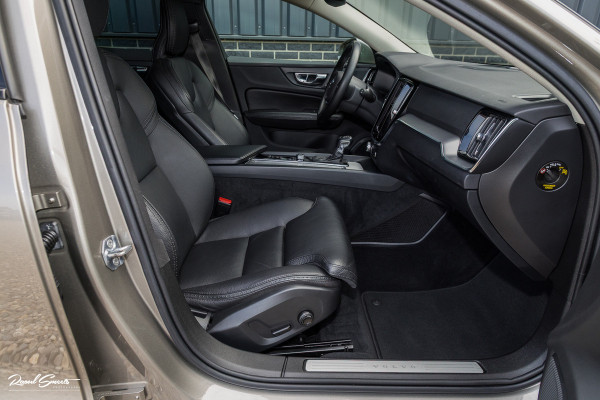 Volvo V60 Cross Country 2.0 T5 AWD Pro | Adaptieve cruise | Harman Kardon | Memory | Blis |