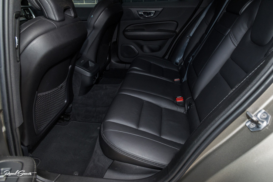 Volvo V60 Cross Country 2.0 T5 AWD Pro | Adaptieve cruise | Harman Kardon | Memory | Blis |