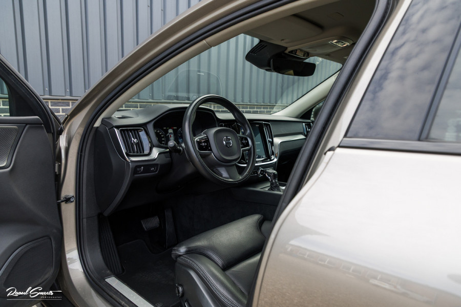 Volvo V60 Cross Country 2.0 T5 AWD Pro | Adaptieve cruise | Harman Kardon | Memory | Blis |