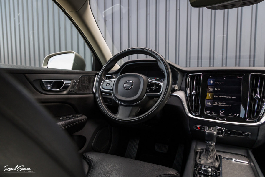 Volvo V60 Cross Country 2.0 T5 AWD Pro | Adaptieve cruise | Harman Kardon | Memory | Blis |