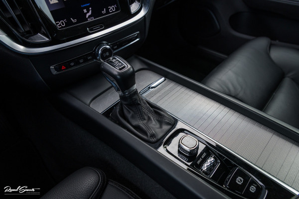 Volvo V60 Cross Country 2.0 T5 AWD Pro | Adaptieve cruise | Harman Kardon | Memory | Blis |