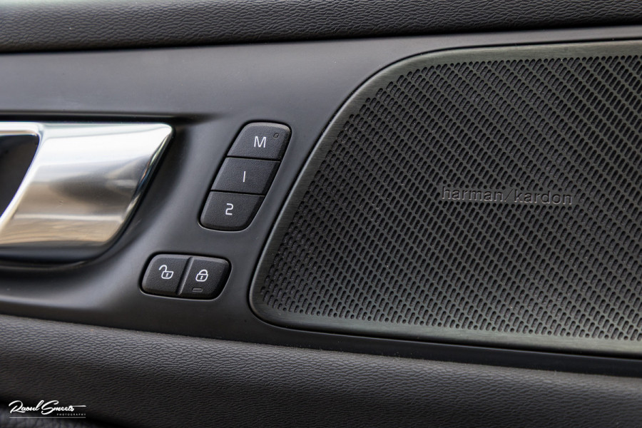 Volvo V60 Cross Country 2.0 T5 AWD Pro | Adaptieve cruise | Harman Kardon | Memory | Blis |