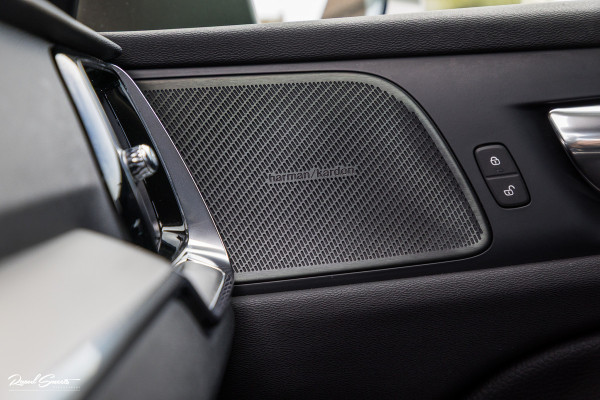 Volvo V60 Cross Country 2.0 T5 AWD Pro | Adaptieve cruise | Harman Kardon | Memory | Blis |