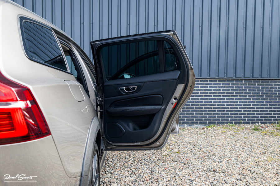 Volvo V60 Cross Country 2.0 T5 AWD Pro | Adaptieve cruise | Harman Kardon | Memory | Blis |