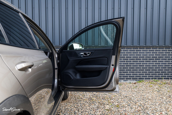 Volvo V60 Cross Country 2.0 T5 AWD Pro | Adaptieve cruise | Harman Kardon | Memory | Blis |