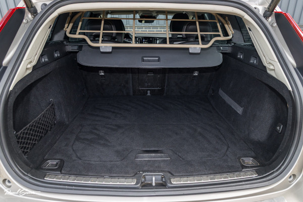 Volvo V60 Cross Country 2.0 T5 AWD Pro | Adaptieve cruise | Harman Kardon | Memory | Blis |