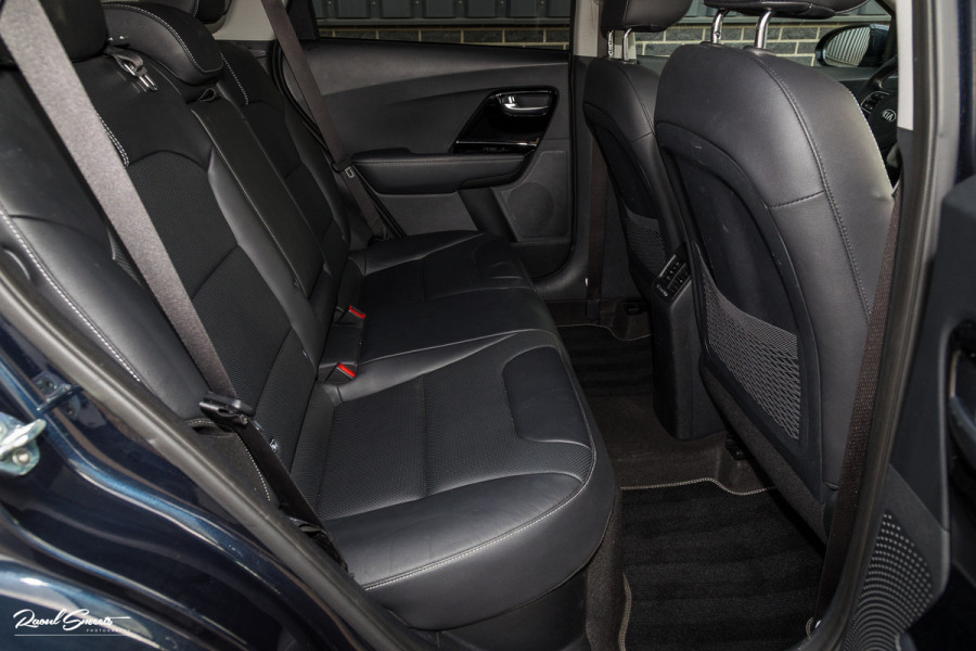 Kia Niro 1.6 GDi PHEV ExecutiveLine | Adaptieve cruise | Panorama dak | Memory | Blis | Trekhaak |