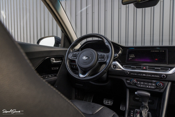 Kia Niro 1.6 GDi PHEV ExecutiveLine | Adaptieve cruise | Panorama dak | Memory | Blis | Trekhaak |