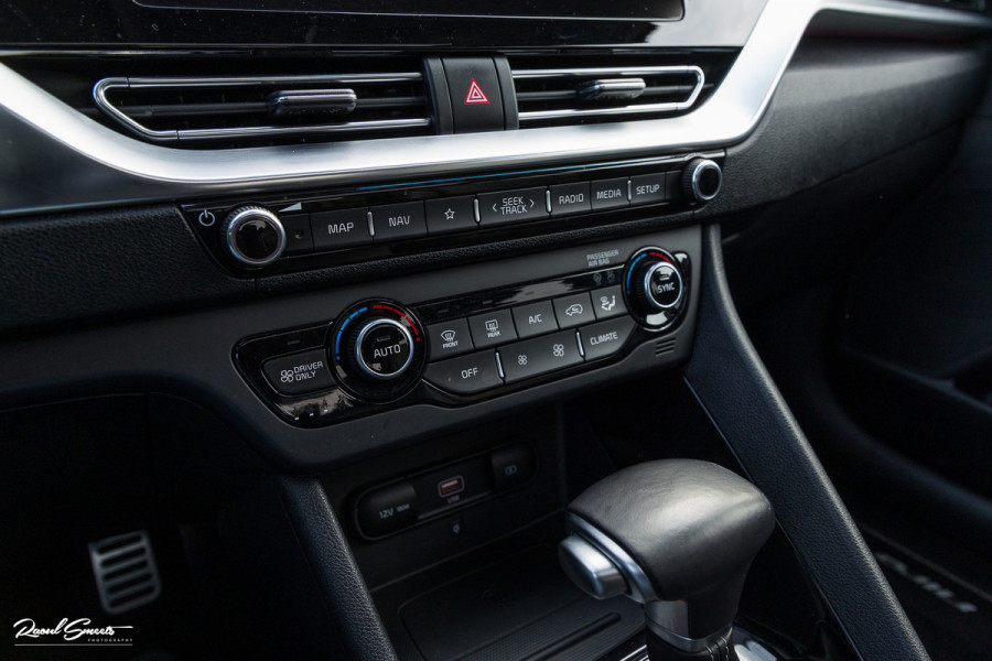 Kia Niro 1.6 GDi PHEV ExecutiveLine | Adaptieve cruise | Panorama dak | Memory | Blis | Trekhaak |